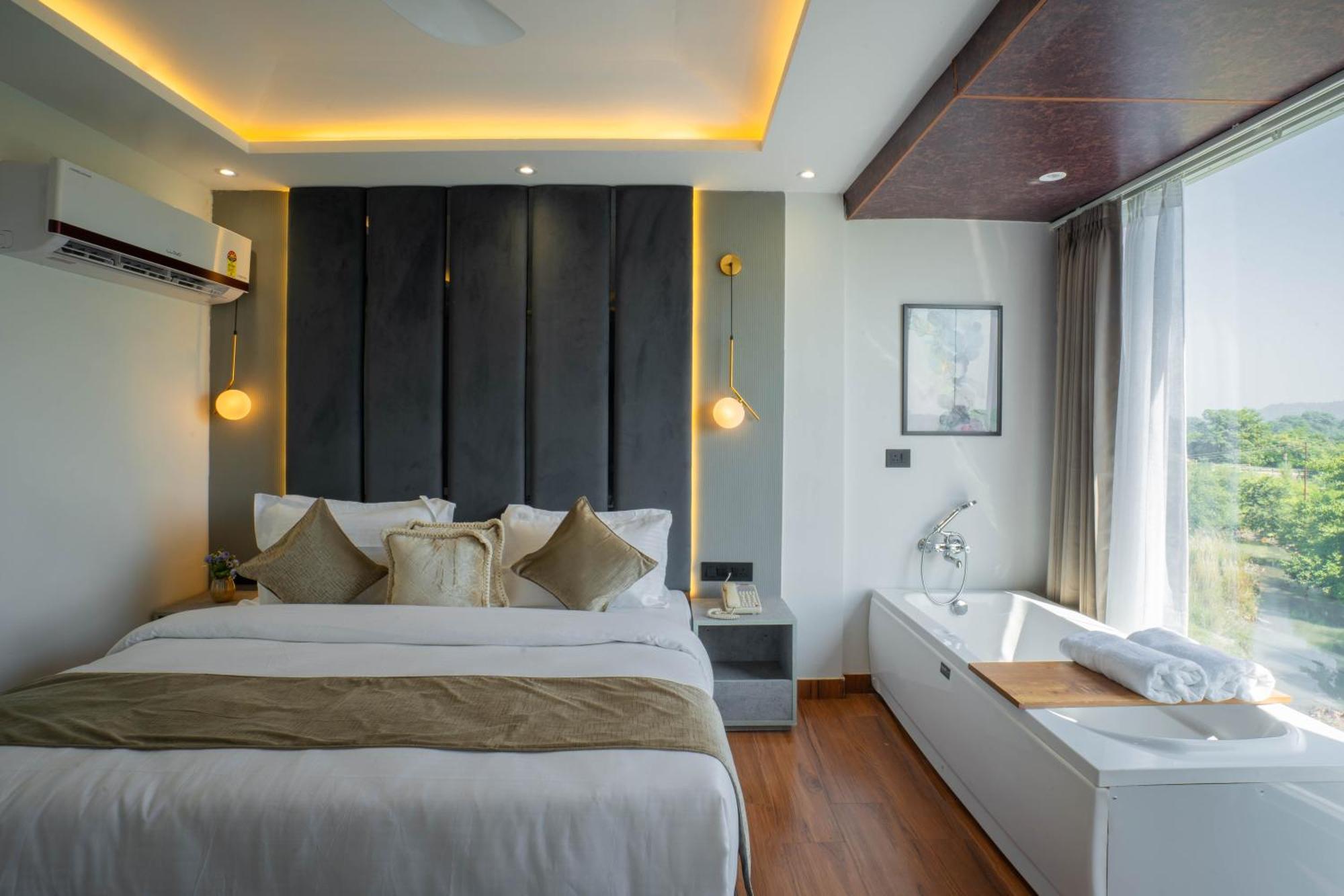 The Ganges Riverside Escape With A Private Ghat Haridwar Room photo