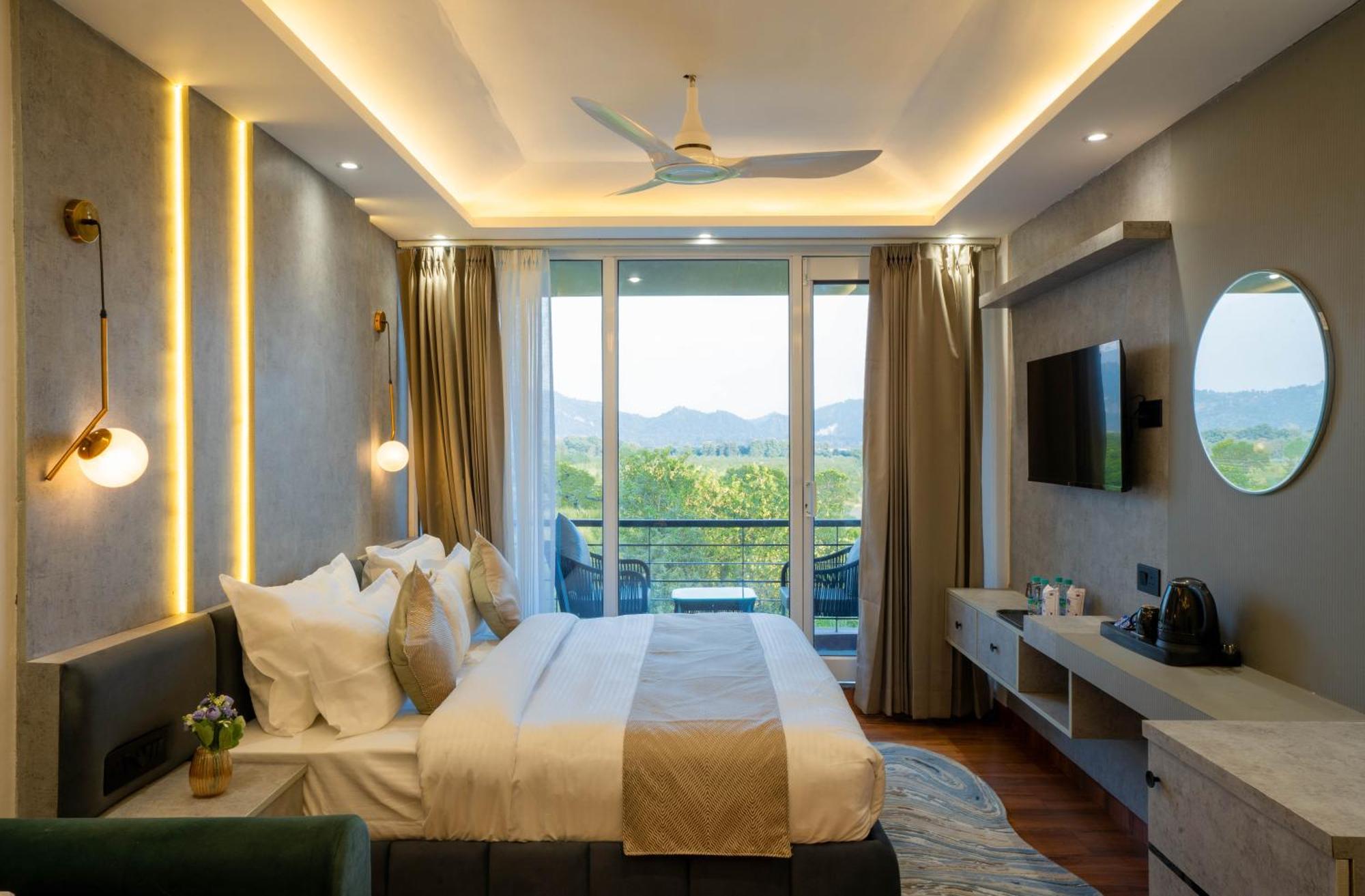 The Ganges Riverside Escape With A Private Ghat Haridwar Room photo